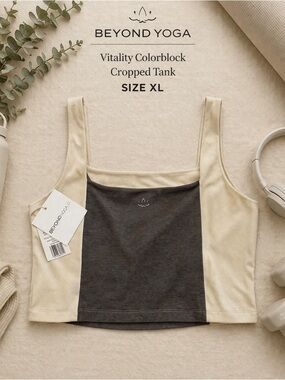 Beyond Yoga Vitality Colorblock Cropped Tank in Cream and Gray Sz XL NWT